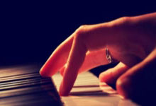 欧博官网：战术板｜王钰栋52分钟被犯规5次，请善待国足的希望.